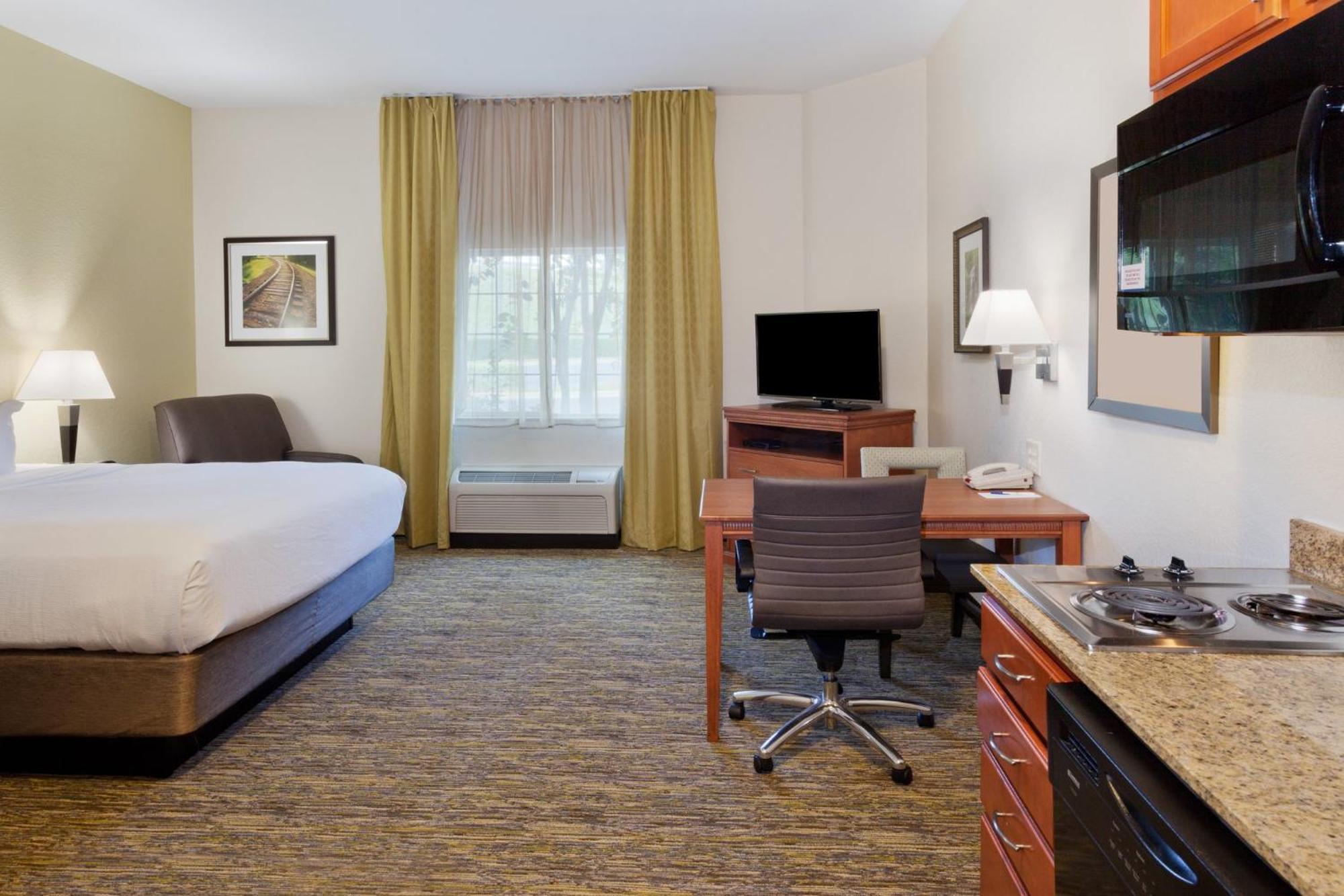 Candlewood Suites Eastchase Park By Ihg Montgomery Bagian luar foto
